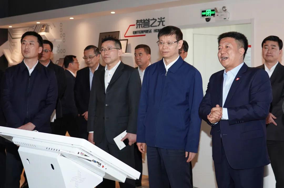 We warmly welcome Xu Kunlin, member of the Standing Committee of the CPC Jiangsu Provincial Committee and Secretary of the CPC Suzhou Municipal Committee, and his party to Jiangsu northerners for investigation and research We warmly welcome Xu Kunlin, member of the Standing Committee of the CPC Jiangsu Provincial Committee and Secretary of the CPC Suzhou Municipal Committee, and his party to Jiangsu northerners for investigation and research