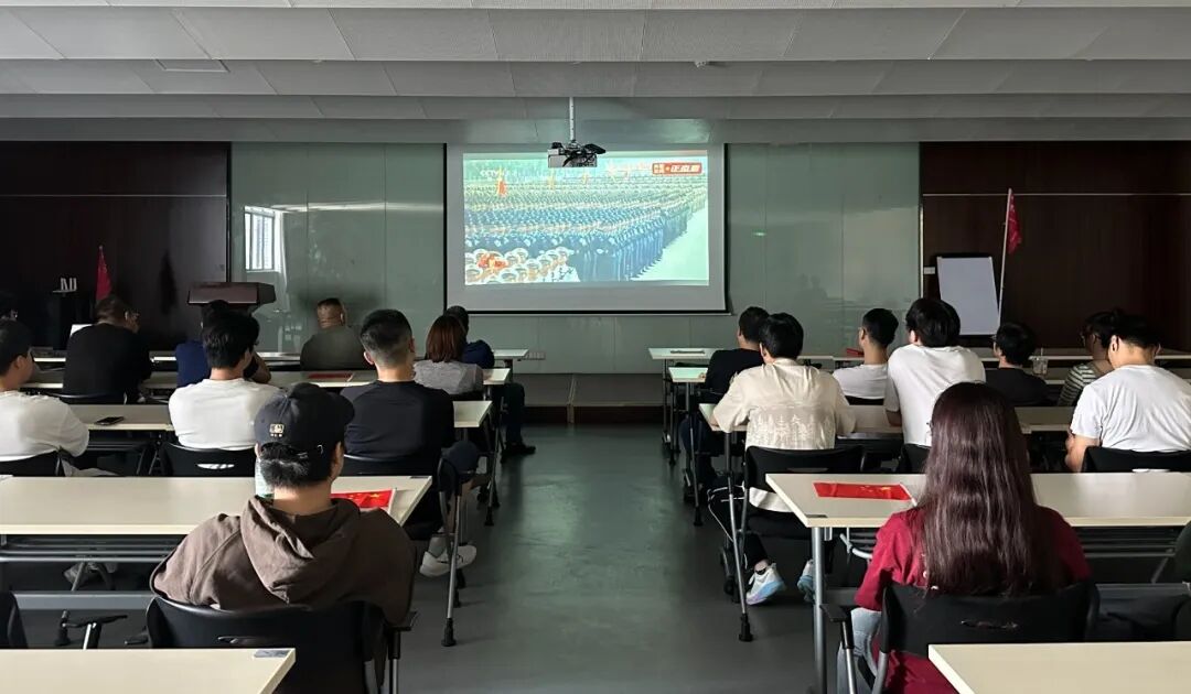 愿以吾輩之青春 捍衛(wèi)盛世之中華 | 江蘇北人組織觀看九三閱兵儀式